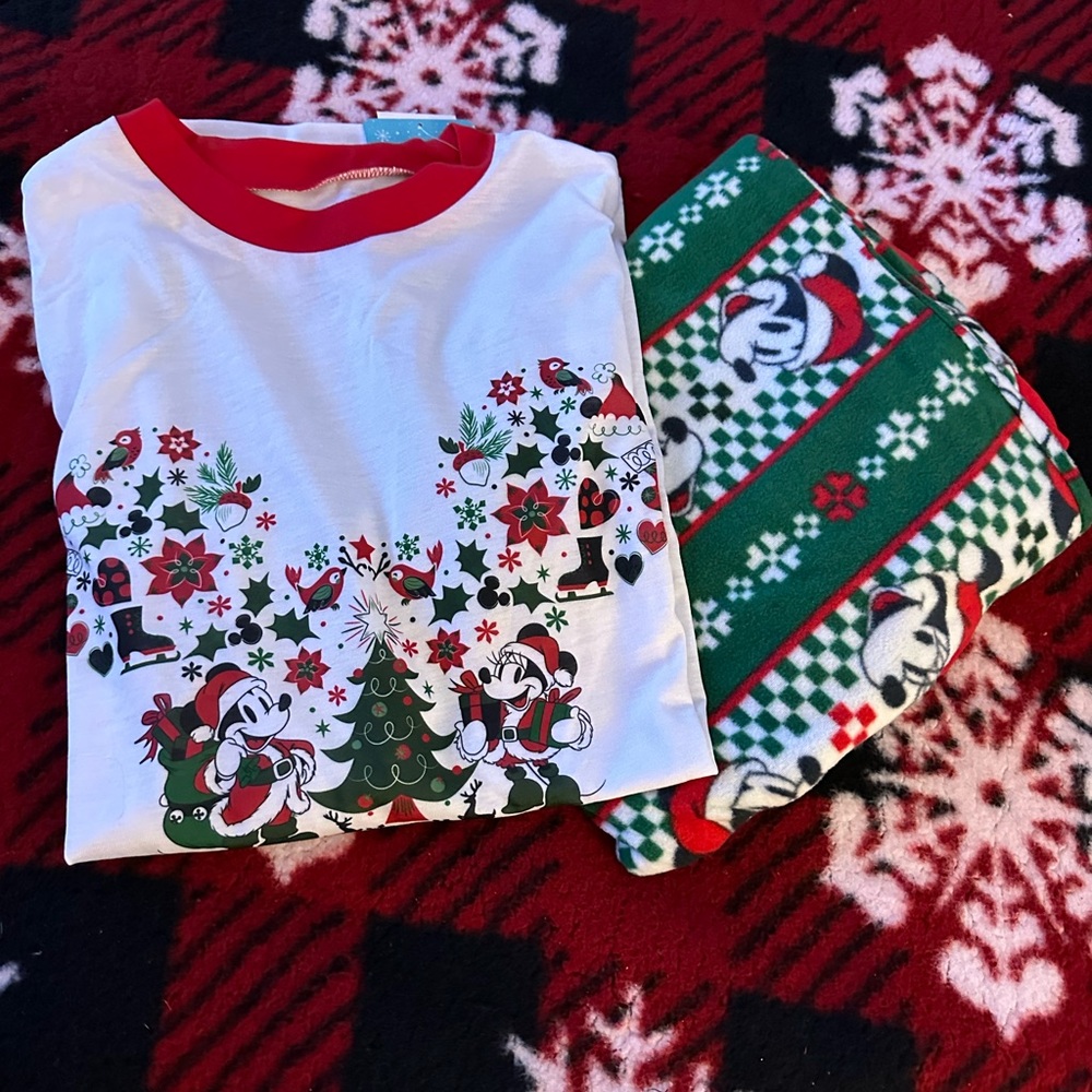 Disney Mickey and Minnie Holiday Pajama Set